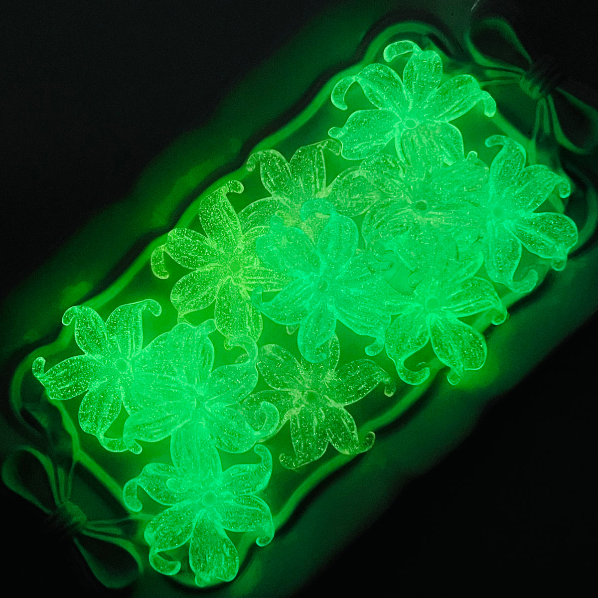 E6 - Glowing Large Flower Spacers - 10pcs