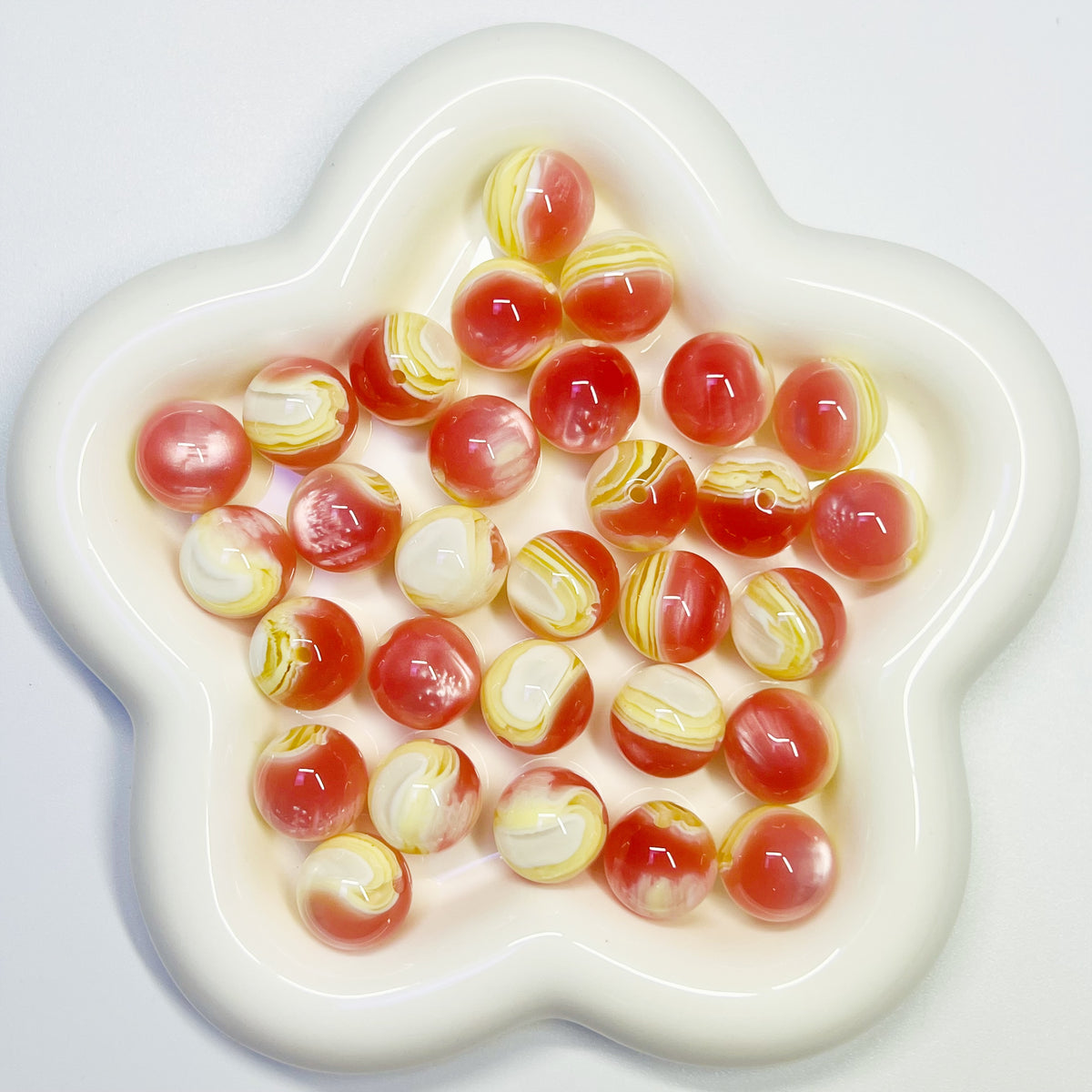 D1 - 16mm Resin Color Change White Swirl - 15pcs