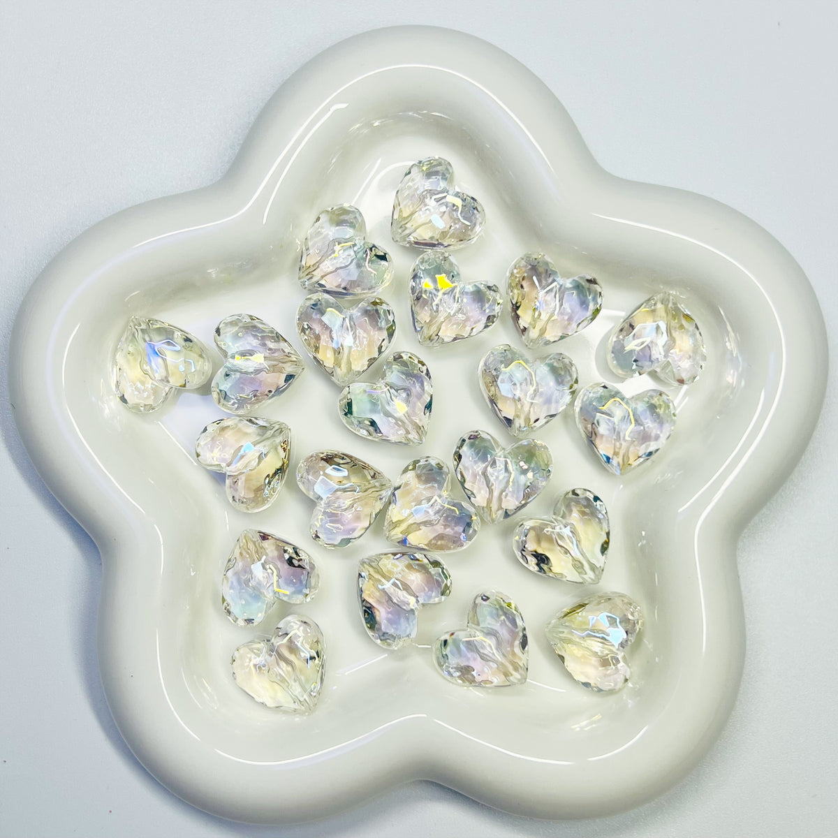 E7 - UV Transparent Faceted Hearts - 15pcs